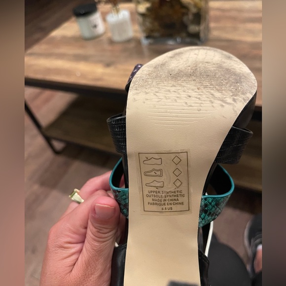 Exotic Leather & Snakeskin Sandal Heel by Izabella Rue w/ Stud Accents size 6.5 - Picture 7 of 9